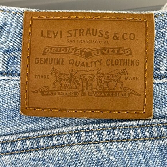 Levi's Wedgie Straight Raw Hem Jeans Light Wash - Picture 9 of 16